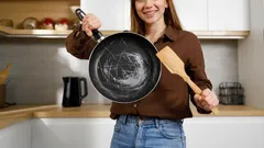 Hammastahnaa vanhasta paistinpannusta: Tutkijat löysivät kekseliään tavan kierrättää teflonia